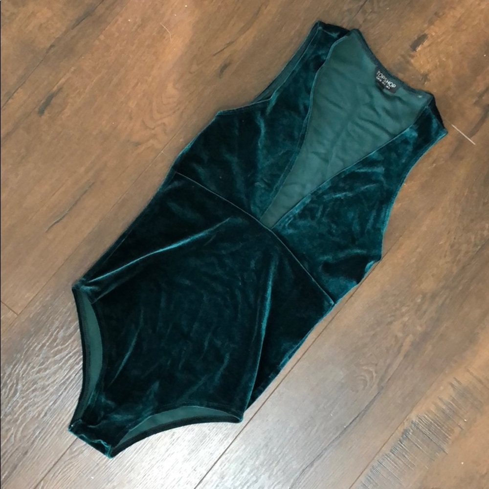 TOPSHOP green velvet bodysuit
